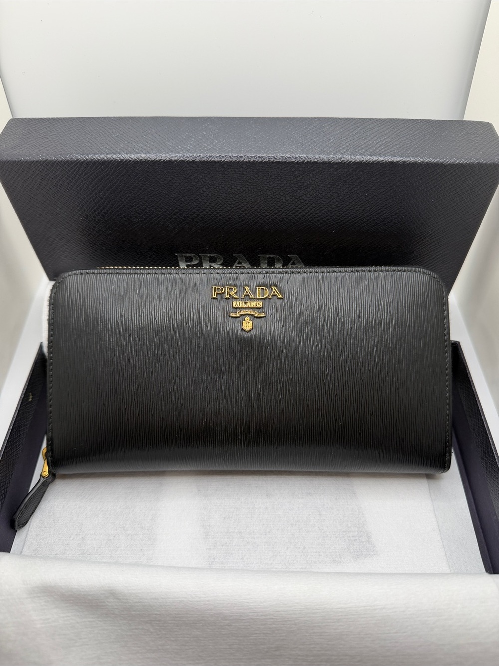 Prada black leather wallet ghw (full set)